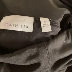 Athleta Women's Black High-Waist Drawstring Hiking Shorts thumbnail 2