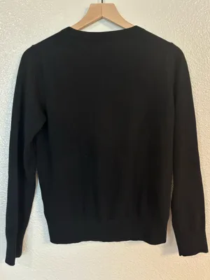 QUINCE Mongolian 100% Cashmere V-Neck Sweater in Black thumbnail 3