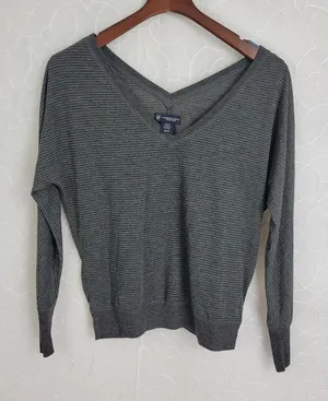 American Eagle Womens Top Size S Gray V Neck Striped Long Sleeve Crop Pullover thumbnail 1