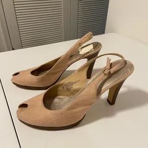 Isaac Mizrahi tan peep toe‎ heels — size 9.5 thumbnail 3