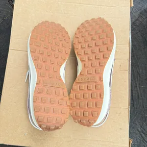 Woman's Sneakers Nike Waffle Debut Vintage Running Shoe size 9.5 thumbnail 7