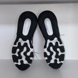 Nike Air Max 270 React thumbnail 7