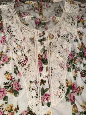 Honey Floral Lace-Trimmed Button-Up Top, Size Medium thumbnail 4