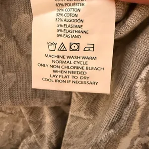 O'Neill NWOT Gray and White Patterned Flare Leggings thumbnail 5