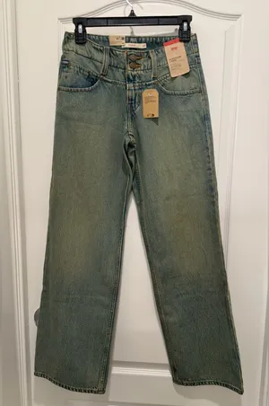 Levi’s Superlow Loose Yoke Jeans Women’s 24x32 NWT thumbnail 1