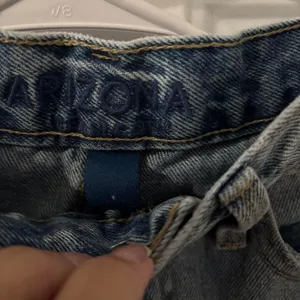 High‎ Waisted Arizona Distressed Jeans thumbnail 2