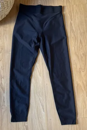ALO Yoga Midnight Black Leggings thumbnail 1