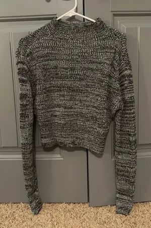 Sweater thumbnail 1