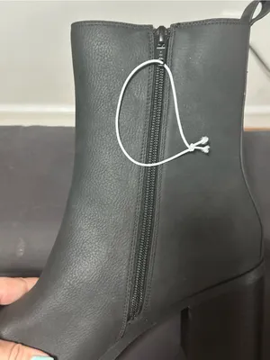 Amazon Essentials Black Chelsea Block Heel Ankle Boots Size 10.5 thumbnail 6