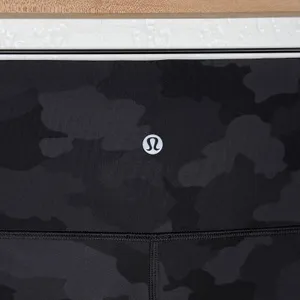 Lululemon Wunder Under High-Rise Tight 28" Full-On Luxtreme Camo Size 8 thumbnail 4
