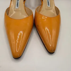 Manolo Blahnik Carolyne Orange Patent Leather Slingback Kitten Heels Size 36.5 thumbnail 2