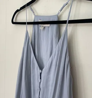 Dolan Sleeveless Blouse Top Light Blue Button Front FLAWS ~ Women’s Size M thumbnail 6