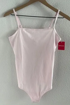 NWT Spanx Ribbed Cami Bodysuit Ice Pink 20360R Medium thumbnail 1