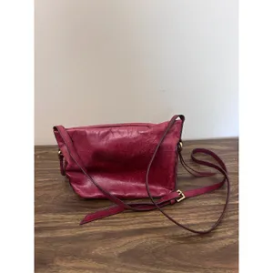 Hobo Red Genuine‎ Leather Slouchy Crossbody Bag Whipstitch Detail Tassel Zipper thumbnail 4