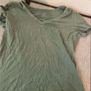 Aerie Green Short Sleeve T-Shirt thumbnail 1