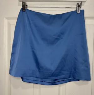 Aritzia sunday best rocco satin mini skirt size 8 thumbnail 1
