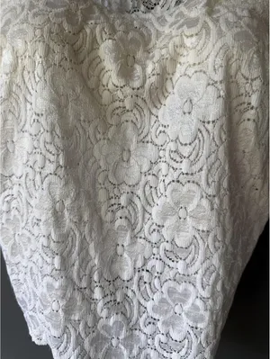 White Floral Lace Camisole Top with Adjustable Straps Size Medium thumbnail 3