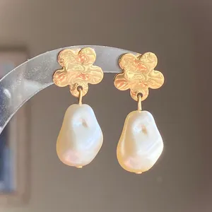 Handmade gold stainless flower baroque pearl dangle dangle earrings🌼 thumbnail 4