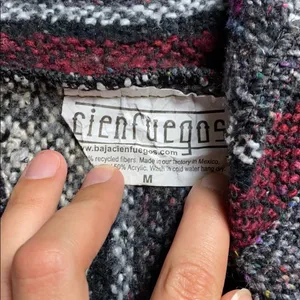 Urban Outfitters MAROON MEXICAN BLANKET DRUG RUG HOODIE thumbnail 2