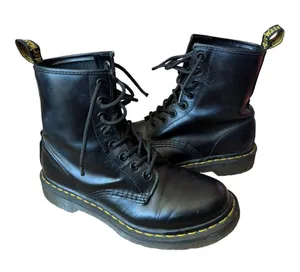 DR MARTENS 1460 Smooth Leather Lace Up Boots Black Ladies size 6 thumbnail 6