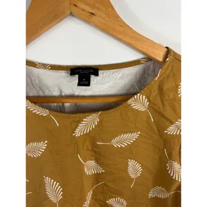 Ann Taylor Leaf Print Short Sleeve Top Size Medium thumbnail 2