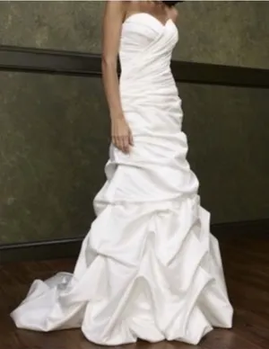 EMERALD BRIDAL COUTURIER Wedding Dress Style 9160 size 10 thumbnail 1