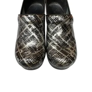 Dansko Women's Black Silver Metallic Abstract‎ Crisscross Workwear Clogs 38 thumbnail 6
