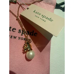 Kate Spade Disney collab Necklace Gold Daisy Flower Faux Pearl Drop Pendant gift thumbnail 3