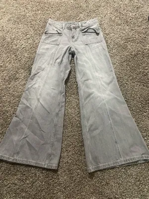 H&M jeans thumbnail 1