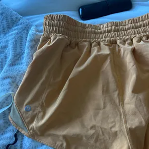 Lululemon Hotty Hot Shorts 6 2.5" thumbnail 2