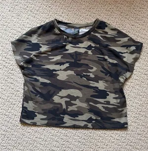 Shein Top Crop thumbnail 1