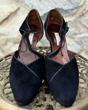 Gucci Vintage Black Suede Heels size 7 thumbnail 1