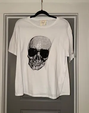 Skull T-Shirt thumbnail 1