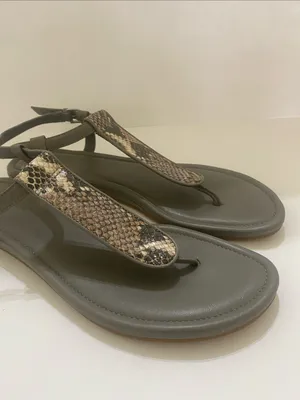 COLE HAAN Molly Flat Thong ll gray leather with snake skin pattern size 10 thumbnail 2
