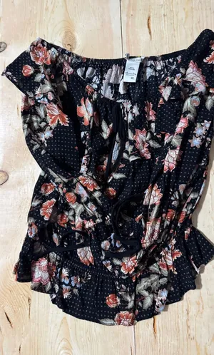 American Rag‎ Womens XL Black Floral Off Shoulder Smocked Peplum Blouse Top thumbnail 1
