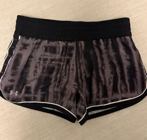 Under Armour Heatgear Semi Fitted Shorts thumbnail 1