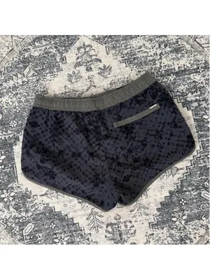 Vuori Women’s Tavi Short - Size XS thumbnail 4