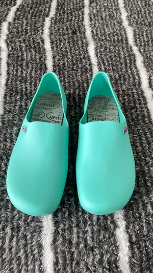 Sticky Shoes Nurse Green Size 8 thumbnail 3