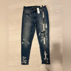 American Eagle Outfitters Women's Dark Blue Distressed Jeans thumbnail 3