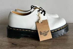 DR. MARTENS 1461 Bex Off White Unisex Oxford Shoe Size 6 or 5 #892 thumbnail 1
