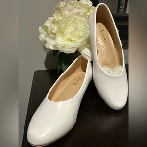 Geossy Milan Women's White Pumps Shoes Sz 9 thumbnail 4