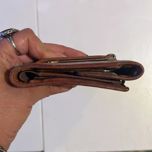 Vintage Dooney & Bourke Caramel Brown Leather Wallet thumbnail 11