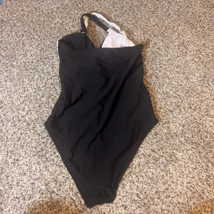 Womens Black White Colorblock Ruched One Piece‎ Swimsuit Size S Halter Neck thumbnail 2