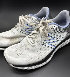 New Balance Fresh Foam 880v10 Womens 9.5 White Blue Running Shoes W880W10 thumbnail 1