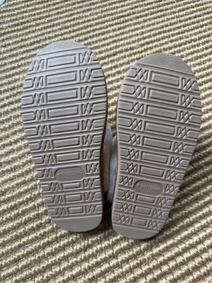NWOT Minnetonka Women’s Chesney Scuff Flat Slippers thumbnail 5