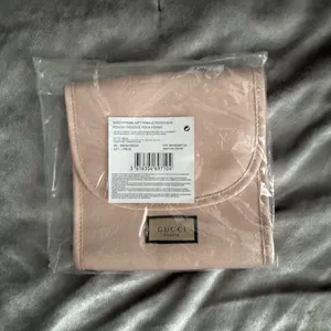 NWT Gucci Beauty • Bag • Makeup Bag thumbnail 2