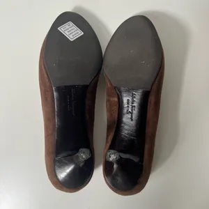Salvatore Ferragamo Brown Suede Round Toe Kitten Heel Pumps thumbnail 11