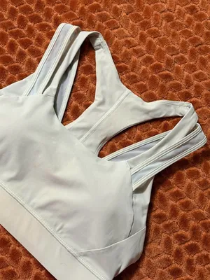 Lululemon Geared To Train Sports Workout Bra A/B Cup Springtime Blue 6 thumbnail 4