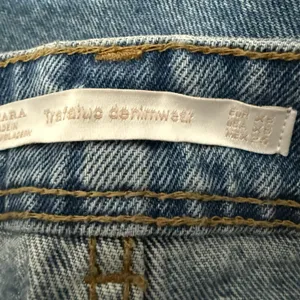 Zara Trafaluc‎ Denim Blue Jean Mini Skirt XS Raw Hem Distressed thumbnail 4