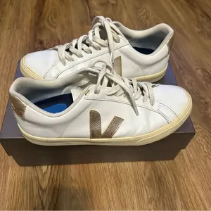 VEJA white gold lace up low top shoes sneakers women’s 10 thumbnail 7